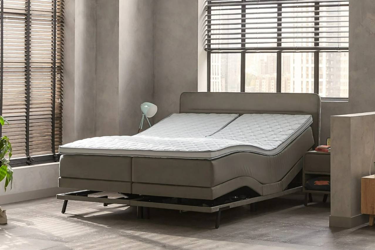 Individuell konfigurierbares elektrisch verstellbares Bett